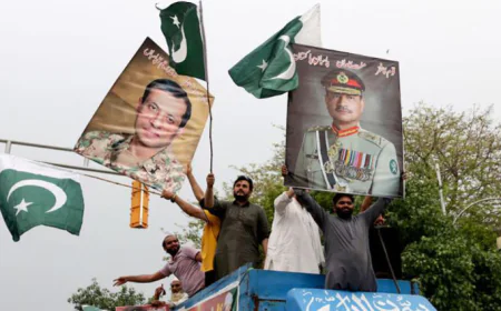 জেনারেল আসিম মুনির এখন ‘প্রিয় শক্তিশালী মানুষ’