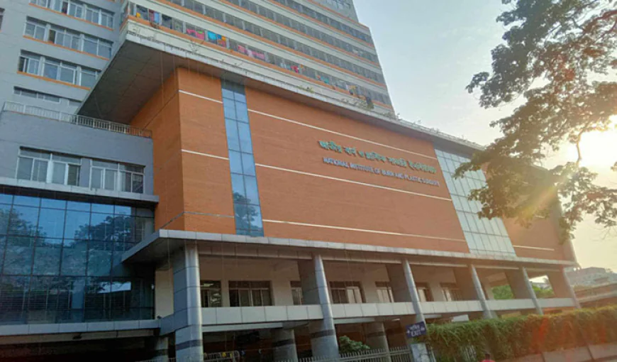 বাড্ডায় বিস্ফোরণ: মেয়ের পর চলে গেলেন মা