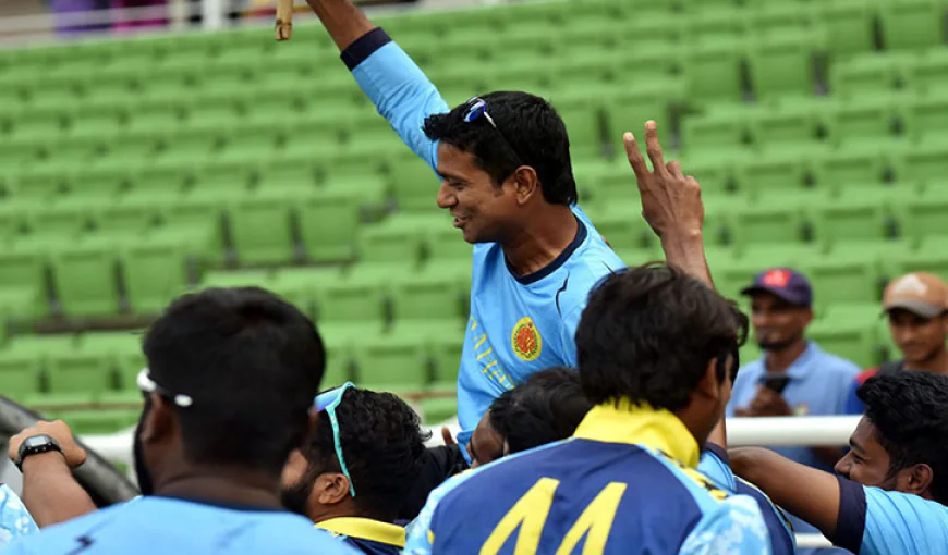 চ‌্যাম্পিয়ন কোচের ‘দলবদল’