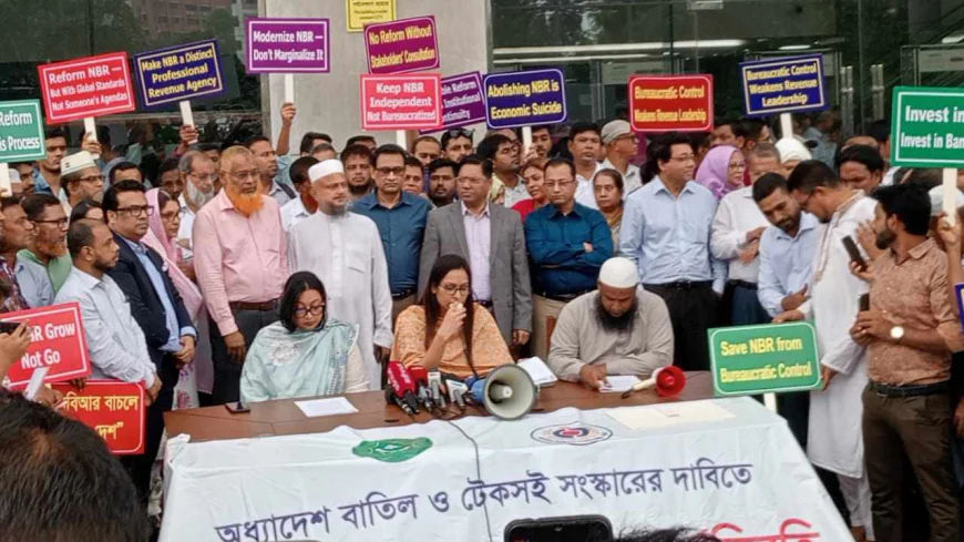 এনবিআরের কর্মকর্তাদের দাবি মেনে নিয়েছে সরকার