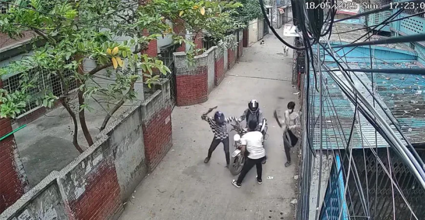 দিন দুপুরে চাপাতির কোপ মগবাজারে ছিনতাইয়ের ঘটনায় মামলা