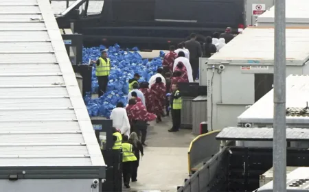 ইংলিশ চ্যানেল পাড়ি দিয়ে একদিনে ১২শ’ অভিবাসী যুক্তরাজ্যে