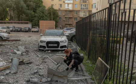 ইউক্রেনে রাশিয়ার ক্ষেপণাস্ত্র হামলায় নিহত ৪