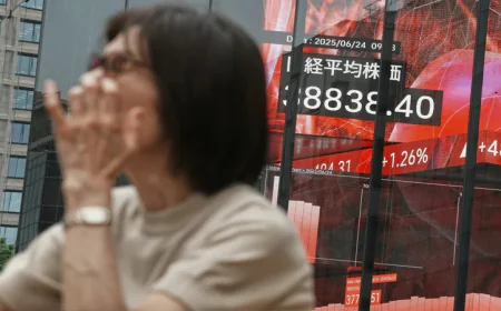 ট্রাম্পের ইরান ইসরাইল যুদ্ধবিরতির ঘোষণায় এশীয় শেয়ারবাজারে ঊর্ধ্বগতি