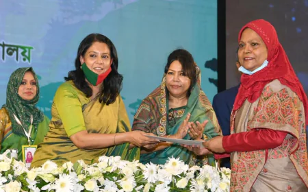 বৃক্ষরোপণ, পরিবেশ ও বন্যপ্রাণী সংরক্ষণ জাতীয় পুরস্কার প্রদান পরিবেশ উপদেষ্টার