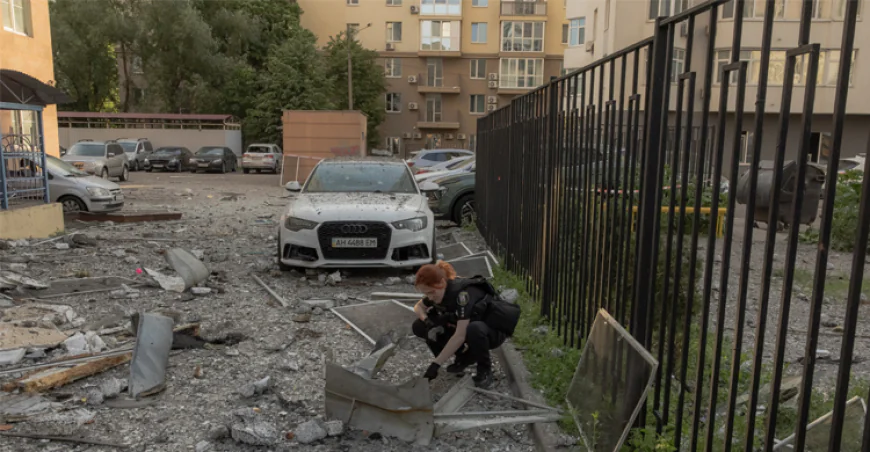 ইউক্রেনে রাশিয়ার ক্ষেপণাস্ত্র হামলায় নিহত ৪