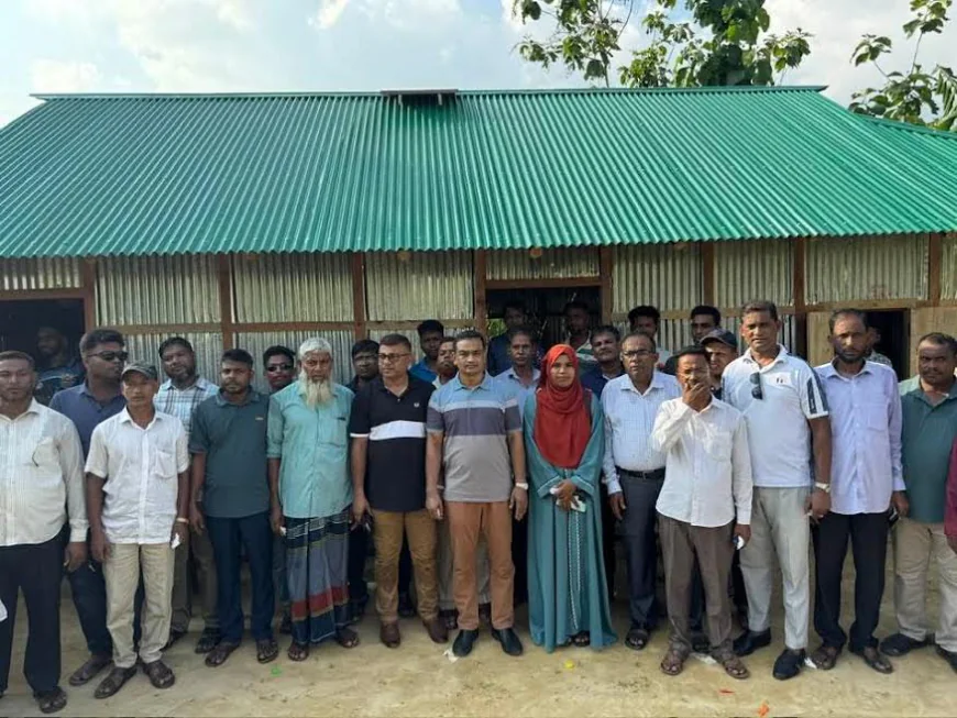 মাটিরাঙ্গায় সাবেক এমপি ওয়াদুদ ভূইয়ার পক্ষ থেকে অসহায় যুবদল কর্মীকে নতুন ঘর হস্তান্তর।