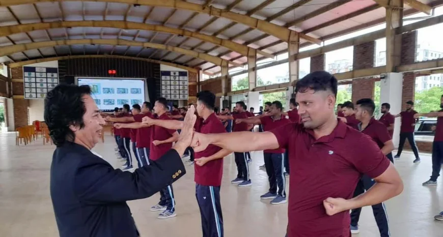 চট্টগ্রামে আত্মরক্ষায় মার্শাল আর্ট শিখছে জেলা পুলিশ