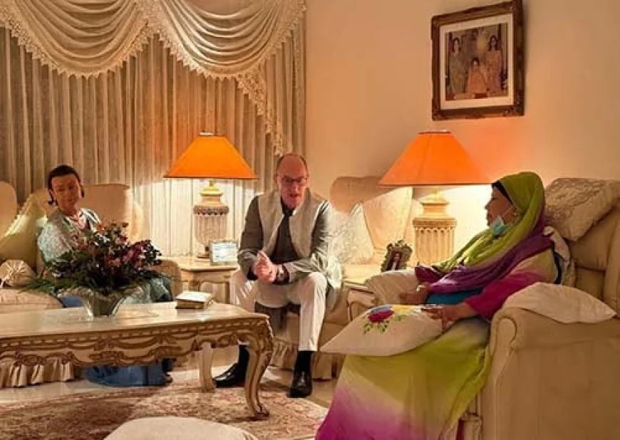 বেগম খালেদা জিয়ার সাথে জার্মান রাষ্ট্রদূতের সাক্ষাৎ