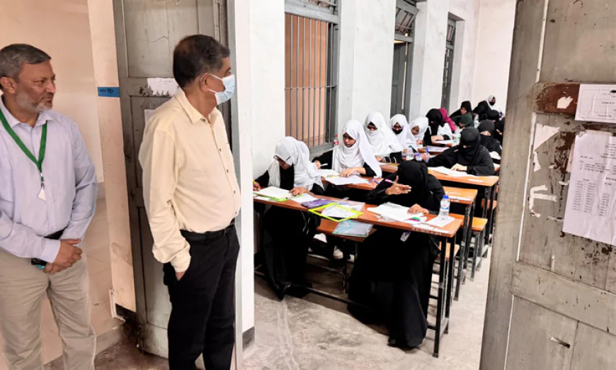 সুষ্ঠু পরিবেশে অনুষ্ঠিত হচ্ছে এইচএসসি পরীক্ষা: শিক্ষা উপদেষ্টা