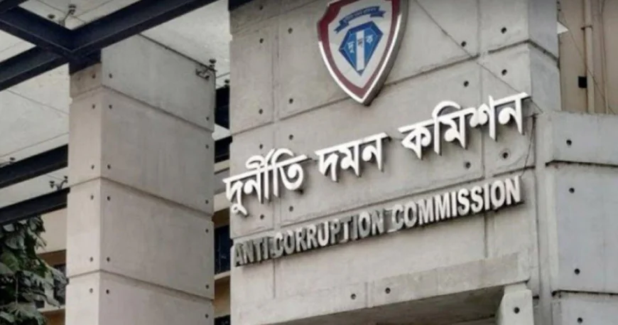 ইভিএম কেনায় অনিয়ম, সাবেক সিইসিসহ ৬ কর্মকর্তাকে দুদকের তলব