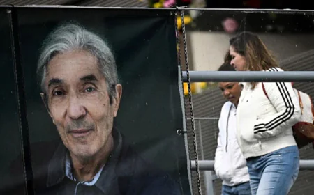 আলজেরিয়ার আদালত আজ একজন লেখকের কারাদণ্ডের মেয়াদ দ্বিগুণ করার আবেদনের উপর রায় দেবে