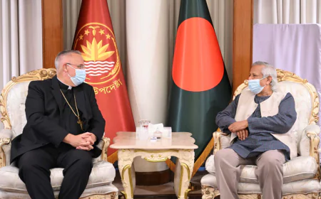 প্রধান উপদেষ্টার সঙ্গে আর্চবিশপ র‌্যান্ডালের সাক্ষাৎ