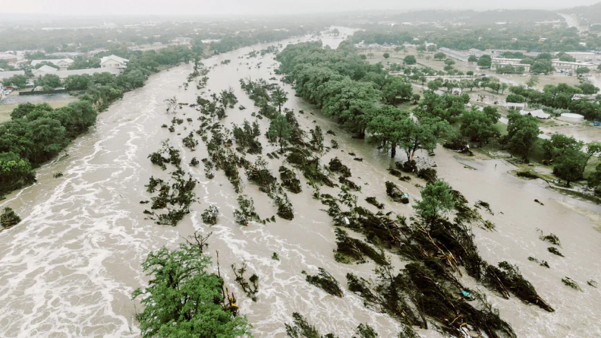 টেক্সাসে আকস্মিক বন্যাটি ‘ভয়াবহ’ : ট্রাম্প