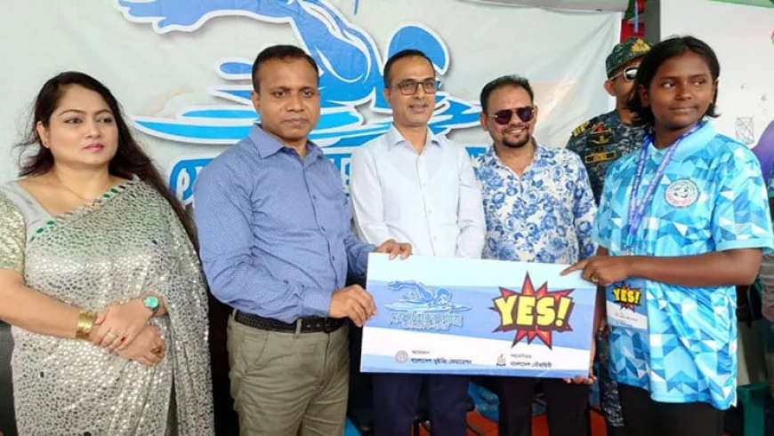 তারুণ্যের উৎসব : চাঁদপুরে ইয়েস কার্ড পেল ৪০ সাঁতারু