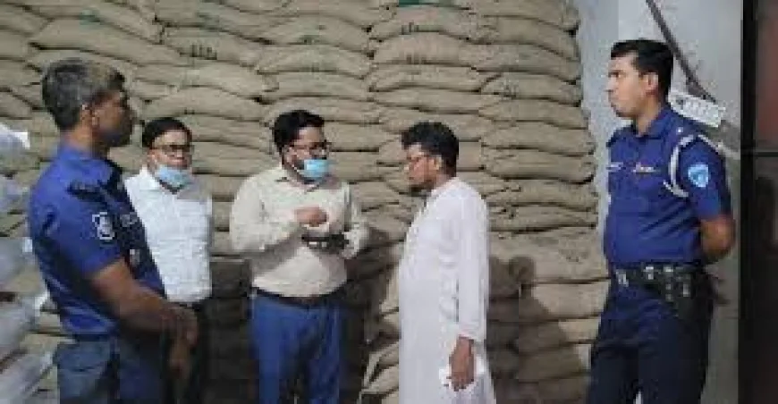 চাউলের অবৈধ মজুদের অভিযোগে দুই প্রতিষ্ঠানকে জরিমানা