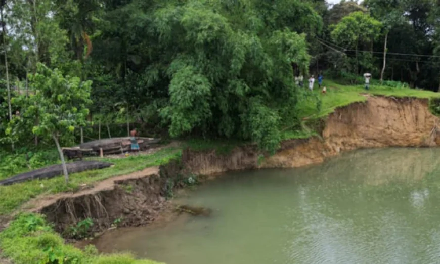 সুনামগঞ্জের খাসিয়ামারা নদী ভাঙনে বিলীন হচ্ছে জনপদ, আতঙ্কে মানুষ