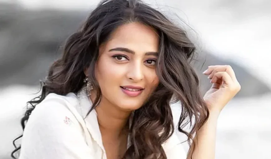 প্রথম প্রেম এখনো বয়ে বেড়ান আনুশকা