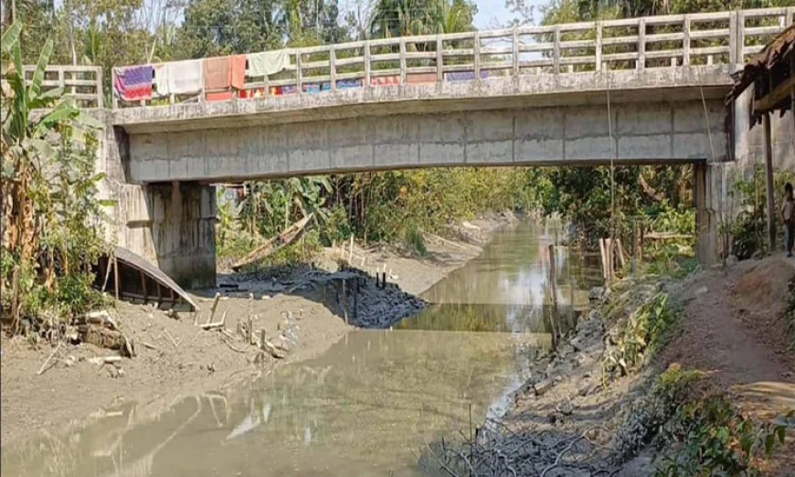 ভূমি অধিগ্রহণ মামলার জেরে অব্যবহৃত পড়ে আছে তিন কোটি টাকার সেতু