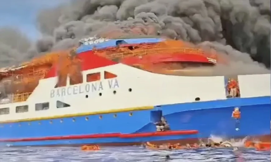 ইন্দোনেশিয়ায় ফেরিতে অগ্নিকাণ্ডে নিহত ৩