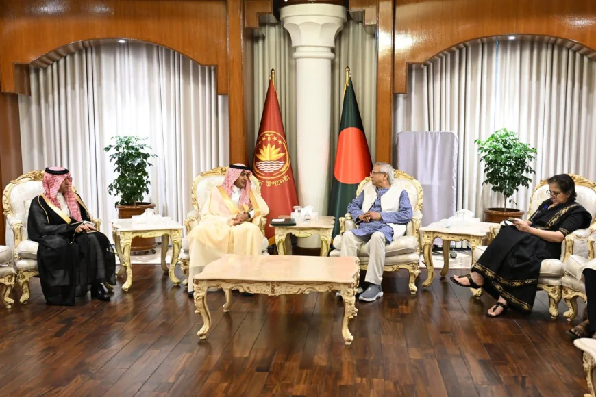 ফিউচার ইনভেস্টমেন্ট ইনিশিয়েটিভে প্রধান উপদেষ্টাকে সৌদি আরবের আনুষ্ঠানিক আমন্ত্রণ