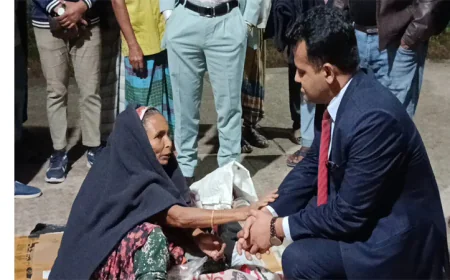 চাঁদপুরে জেলা প্রশাসকের শীতবস্ত্র বিতরণ