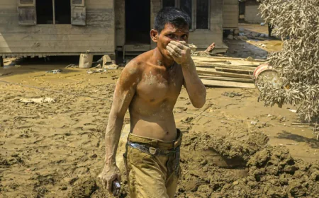 দূরবর্তী গ্রামগুলোতে তীব্র খাদ্যসংকট, জাতীয় দুর্যোগ ঘোষণার দাবিতে ক্ষোভ