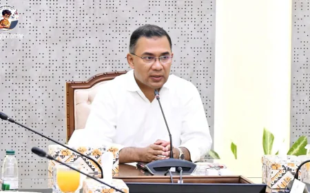 রুগ্ন ও বন্ধ শিল্প প্রতিষ্ঠান খুলে দেয়ার নির্দেশ দিলেন প্রধানমন্ত্রী