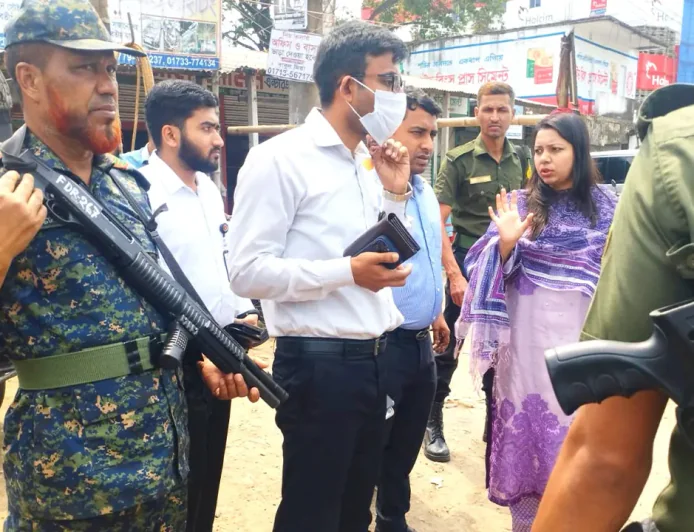 ‘নাই’ লেখা পাম্পে মিলল ২৮ হাজার লিটার তেল